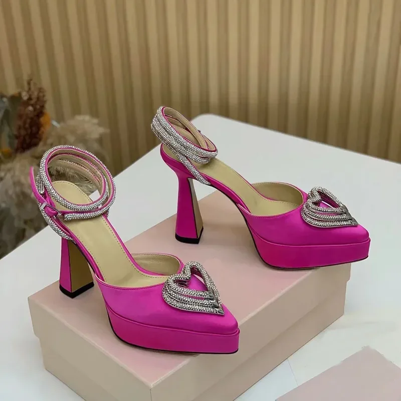 Sandali con decorazione d'amor - Casual Sandal Leather recensione e prezzo