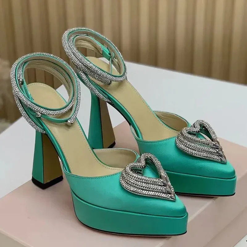 Sandali con decorazione d'amor - Casual Sandal Leather recensione e prezzo